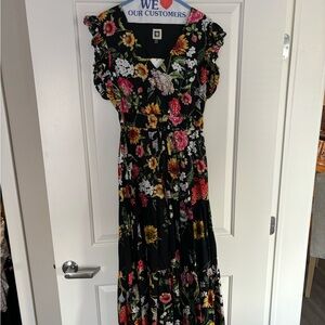 NWT, beautiful floral